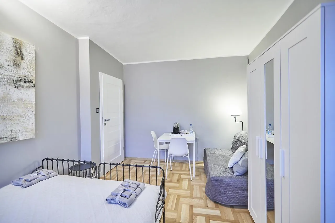 Apart Roma Bed & Breakfast Warsaw 0*,  Poland